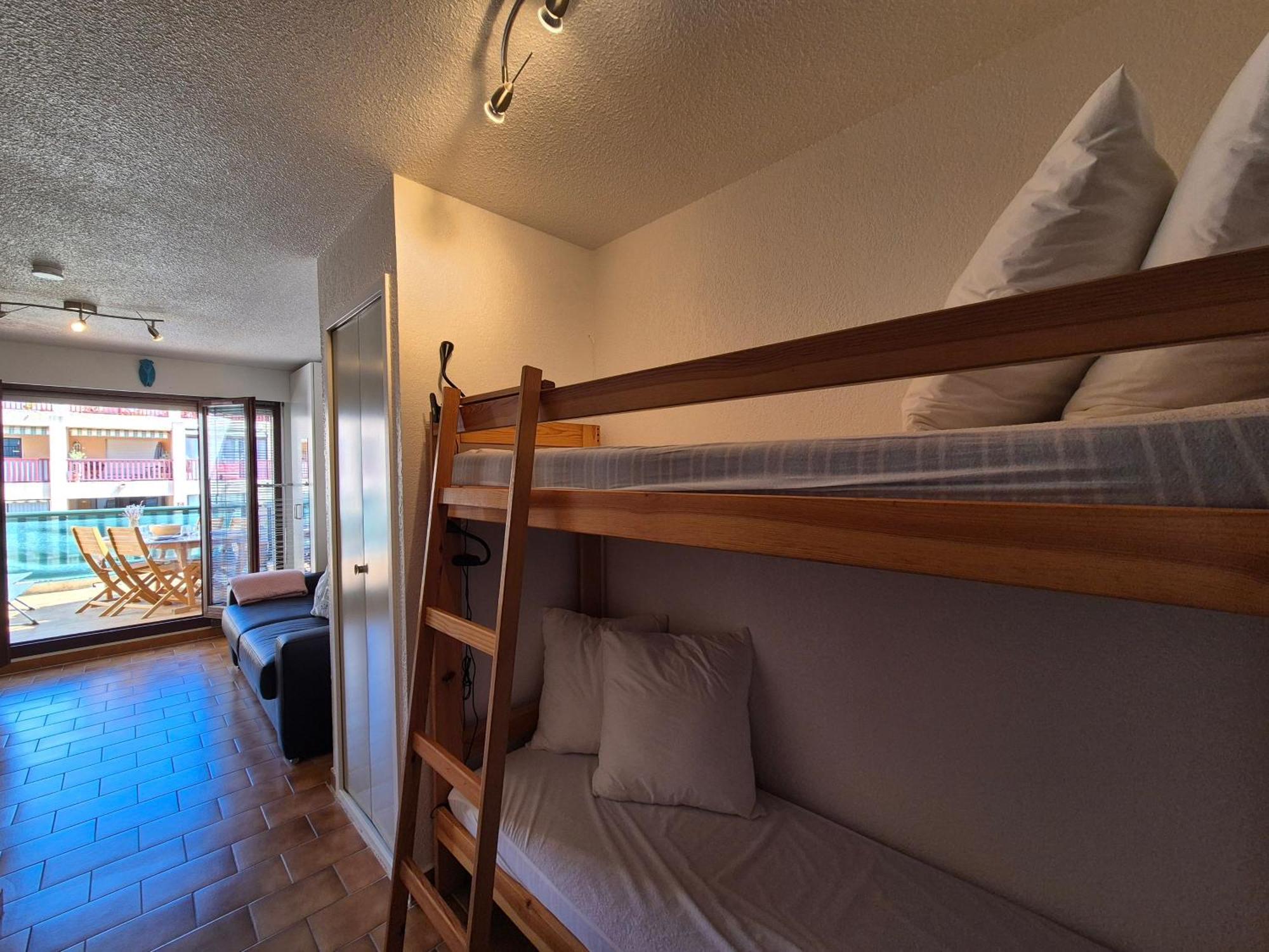 Apartment Piscine, Proche Mer, Parking Prive Bandol