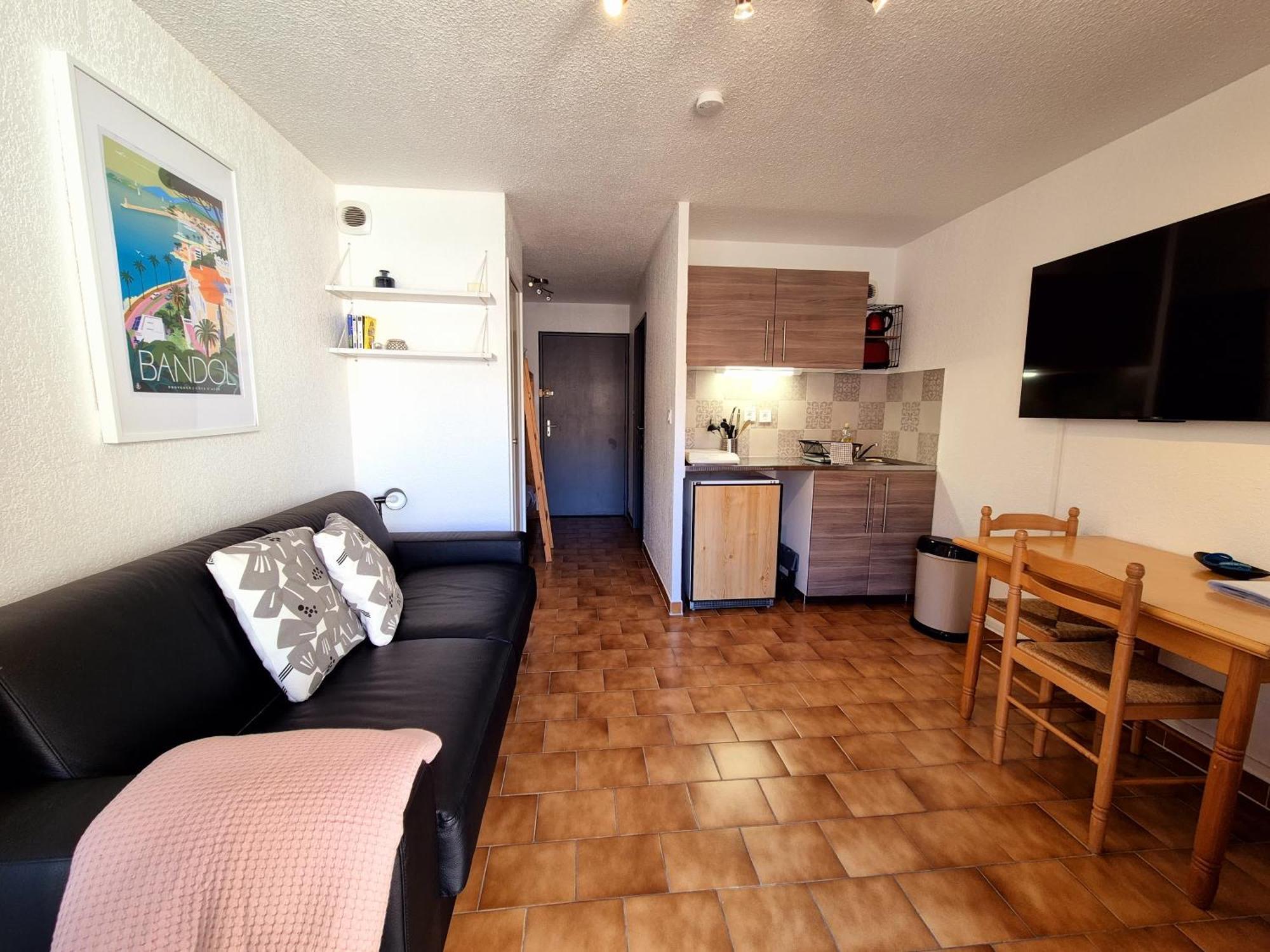 Piscine, Proche Mer, Parking Prive Apartment